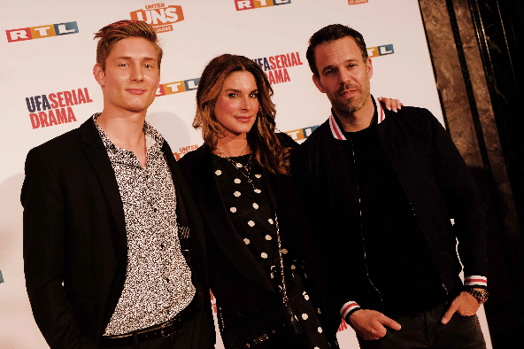 Yannik Meyer (Conor Weigel), Claudelle Deckert (Eva Wagner) und Ben Ruedinger (Til Weigel)