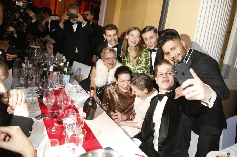 Doris Drrie, Hannelore Elsner, Jella Haase, Max von der Groeben, Lucas Reiber, Alicia von Rittberg, Jannik Schmann, Lea van Acken, Gizem Emre, Aram Arami
